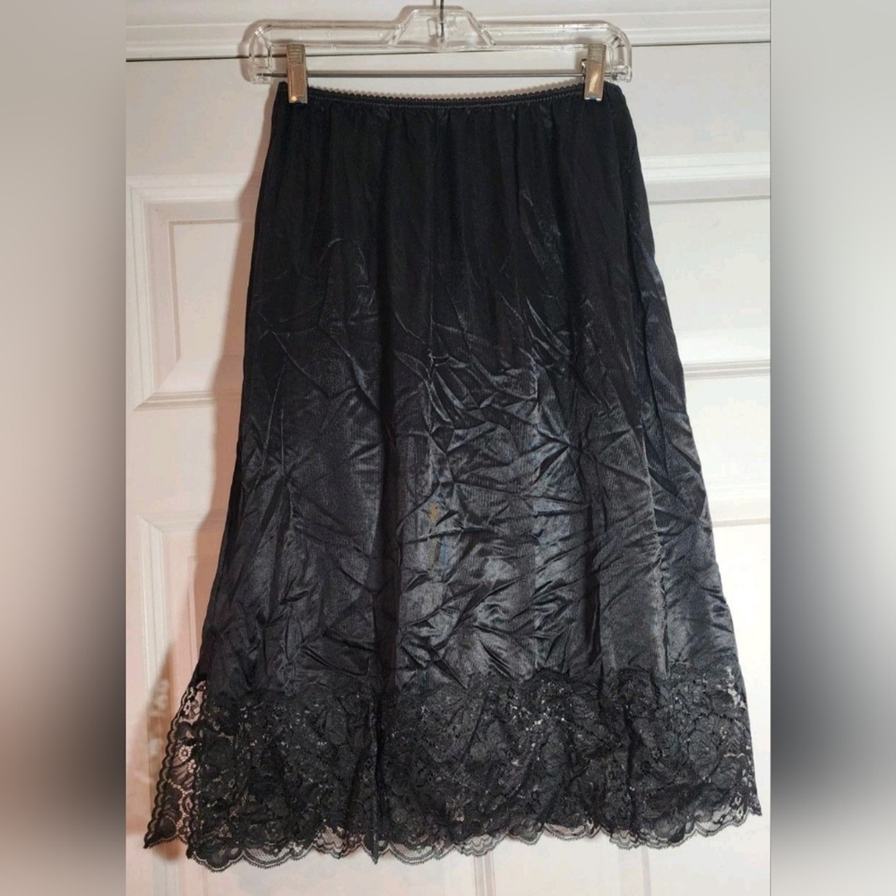 Vintage Black Lace Trim Slip Skirt Approx 25in Waist (Unstretched) 27.5in Length - Picture 4 of 4